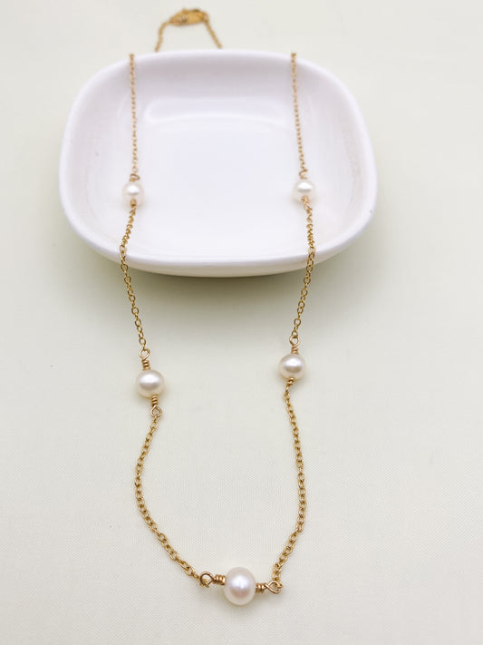Dela Pearl Necklace