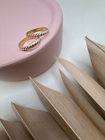 Blush Aura Ring
